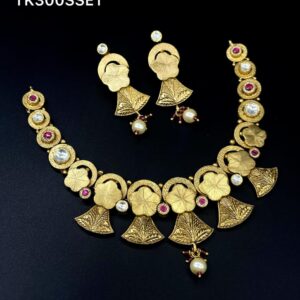 Necklace | Silver | Pearl & Stones Look | Minimalistic